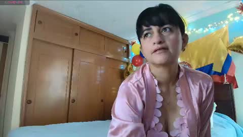 Snapshot of isabeel_sofia01 chatting on June 28, 12:33 pm Isabeel Sofia online show from June 28, 12:33 pm
