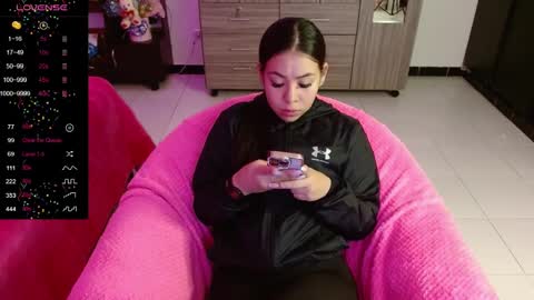 Snapshot of isabeella_24 chatting on December 21, 11:02 pm Isabella  online show from December 21, 11:02 pm