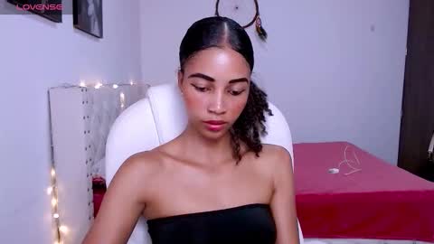 Snapshot of isabel_bailey chatting on February 20, 11:16 pm isabel online show from February 20, 11:16 pm