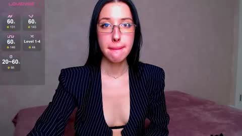 Bella online show from September 27, 8:36 pm