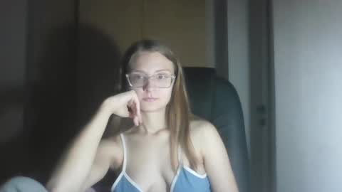 isabel_loveee online show from November 7, 8:42 pm