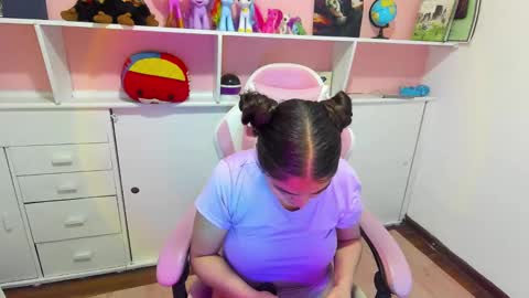 Snapshot of isabela_latingirl chatting on December 6, 4:14 am isabela online show from December 6, 4:14 am