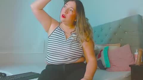 isabela online show from January 11, 1:49 pm