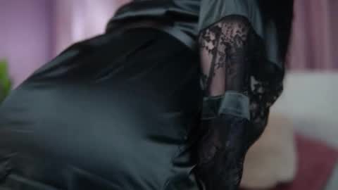  Isabel  online show from November 28, 8:00 pm