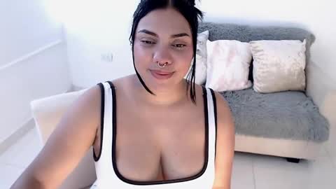 Snapshot of isabelateran chatting on May 5, 6:38 pm isabelateran online show from May 5, 6:38 pm