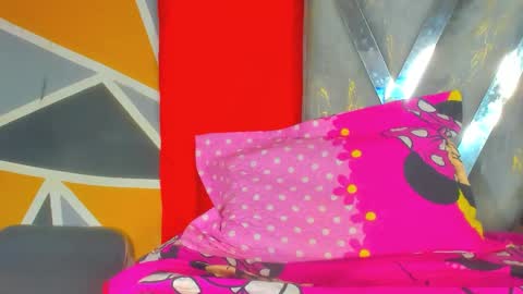 Snapshot of isabell_xstar chatting on October 10, 7:24 pm isa 3 online show from October 10, 7:24 pm