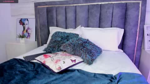 isabella Fox online show from December 13, 3:38 am