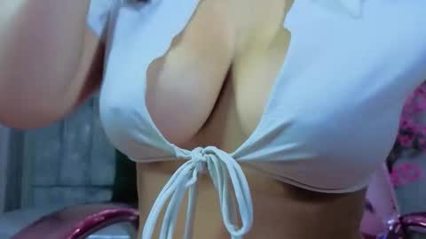 Snapshot of isabella1_s chatting on February 25, 1:10 pm Isa online show from February 25, 1:10 pm