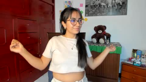 Snapshot of isabella22_1 chatting on January 16, 9:40 pm Isabella22 1 online show from January 16, 9:40 pm