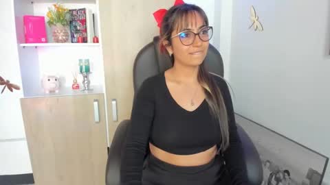 Snapshot of isabella22_1 chatting on February 20, 4:57 pm Isabella22 1 online show from February 20, 4:57 pm