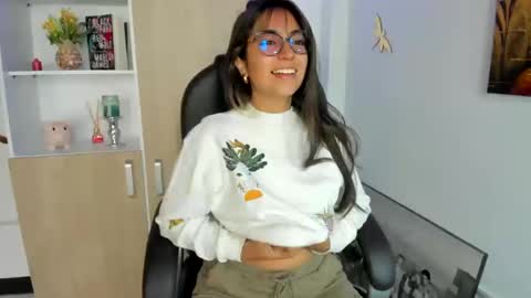 Snapshot of isabella22_1 chatting on February 25, 5:04 pm Isabella22 1 online show from February 25, 5:04 pm