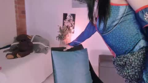 Snapshot of isabella525 chatting on October 13, 9:04 pm Isabella online show from October 13, 9:04 pm