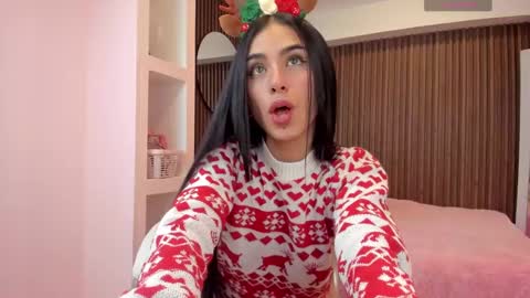 Isabella Cooper online show from December 8, 8:25 pm