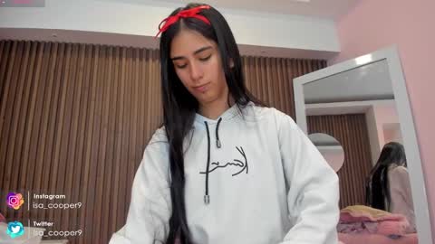 Isabella Cooper online show from January 25, 2:25 pm