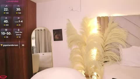 Snapshot of isabella_cox__ chatting on May 30, 5:04 am Isabella online show from May 30, 5:04 am