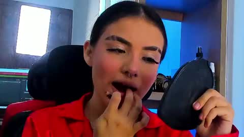 ISABELLA online show from June 18, 6:56 pm