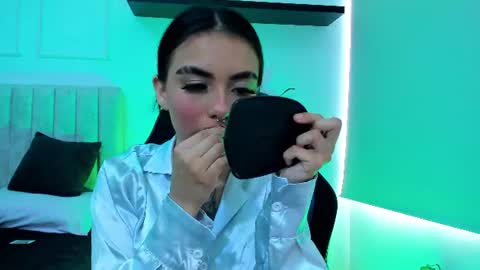 ISABELLA online show from June 27, 5:29 pm