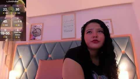 Snapshot of isabella_walton_ chatting on February 8, 11:13 am Bella online show from February 8, 11:13 am