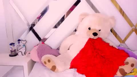 ISABELLA  online show from April 28, 1:04 am