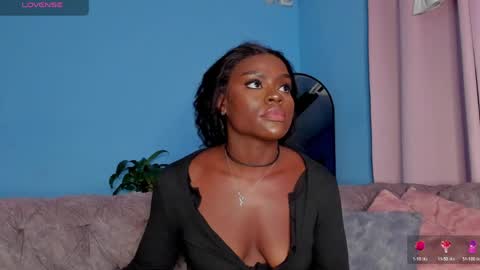 Snapshot of isabellabroms21 chatting on May 5, 3:36 am v online show from May 5, 3:36 am