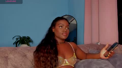 Snapshot of isabellabroms21 chatting on May 10, 2:50 am v online show from May 10, 2:50 am