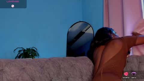 Snapshot of isabellabroms21 chatting on May 19, 10:16 pm v online show from May 19, 10:16 pm