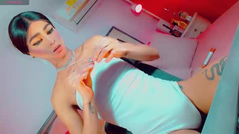 Snapshot of isabellagirs chatting on November 18, 1:59 pm isabellagirs online show from November 18, 1:59 pm