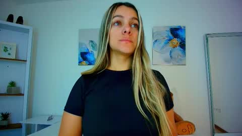 Isabella  online show from March 19, 1:26 pm