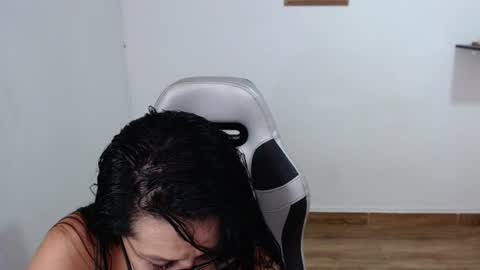 Snapshot of isabellaobregon2 chatting on June 21, 9:50 pm Isa online show from June 21, 9:50 pm