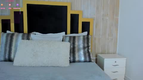    online show from December 4, 8:06 pm