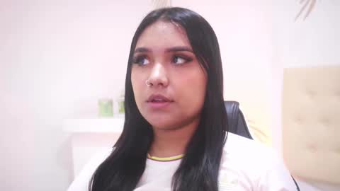   online show from December 3, 12:25 pm