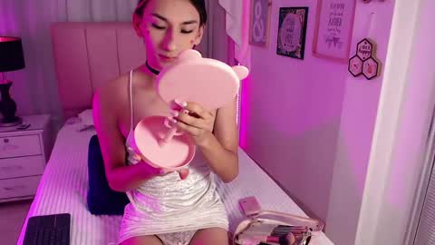 Isabelle Daza online show from April 17, 12:08 pm