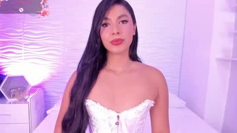 Isa online show from November 3, 9:59 pm