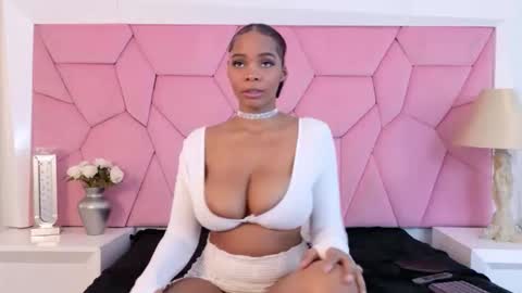 Isabelle online show from October 1, 1:39 pm
