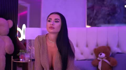 IsabelleHunt online show from September 10, 5:07 am