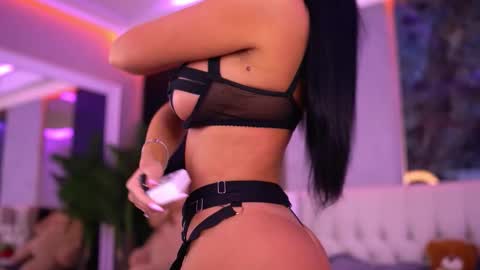 IsabelleHunt online show from September 19, 4:47 am
