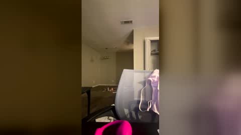 isabellenoela93 online show from March 22, 3:21 am