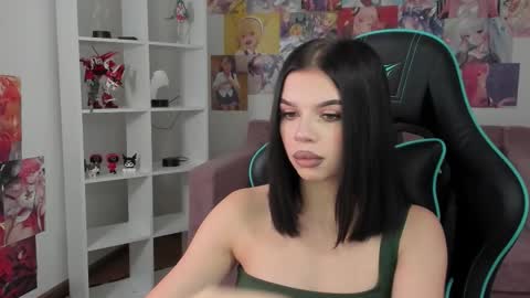 isabellevale online show from October 2, 6:09 am