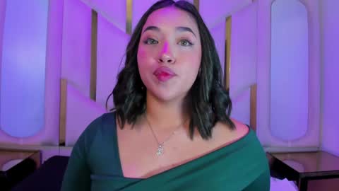 isabellrodriguez18 online show from April 14, 3:23 am