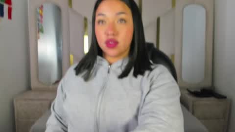 isabellrodriguez18 online show from July 17, 12:34 pm