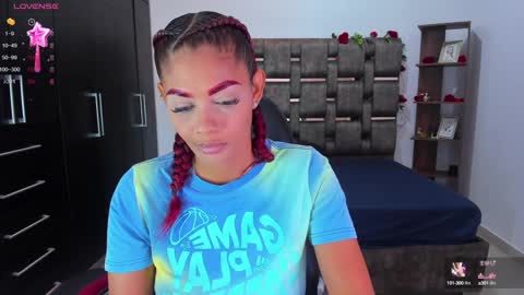 Snapshot of isabelreyes_ chatting on December 15, 4:07 am Hi mi name is Isabel online show from December 15, 4:07 am