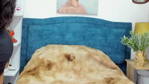 Isabel online show from May 2, 7:41 pm
