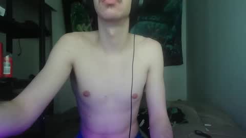 isaiahf24 online show from June 4, 1:11 am