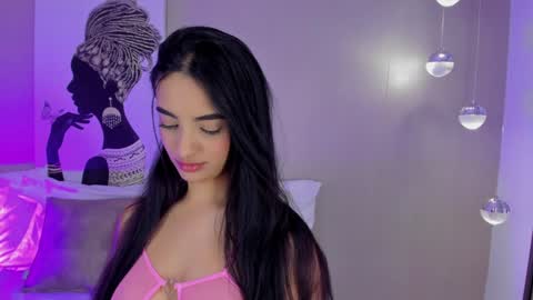 Isa Monroee  online show from February 4, 8:38 pm