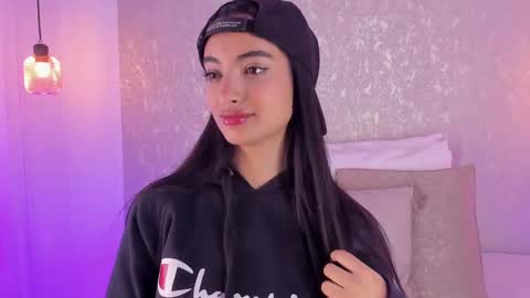 Isa Monroee  online show from September 20, 2:07 pm