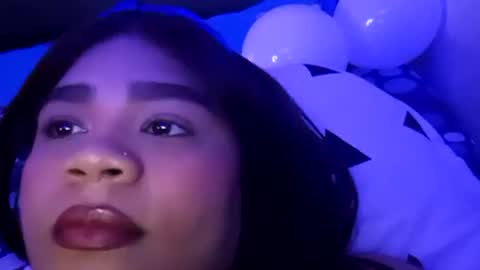 Snapshot of isamoon99 chatting on October 21, 2:34 am Isa online show from October 21, 2:34 am