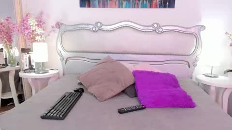 Isa Saenz online show from December 15, 8:46 pm