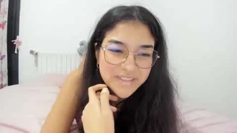 Isa Suarez online show from March 13, 11:00 pm