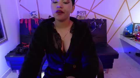 isabela online show from October 18, 9:54 am