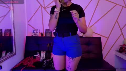 isabela online show from December 4, 3:38 am